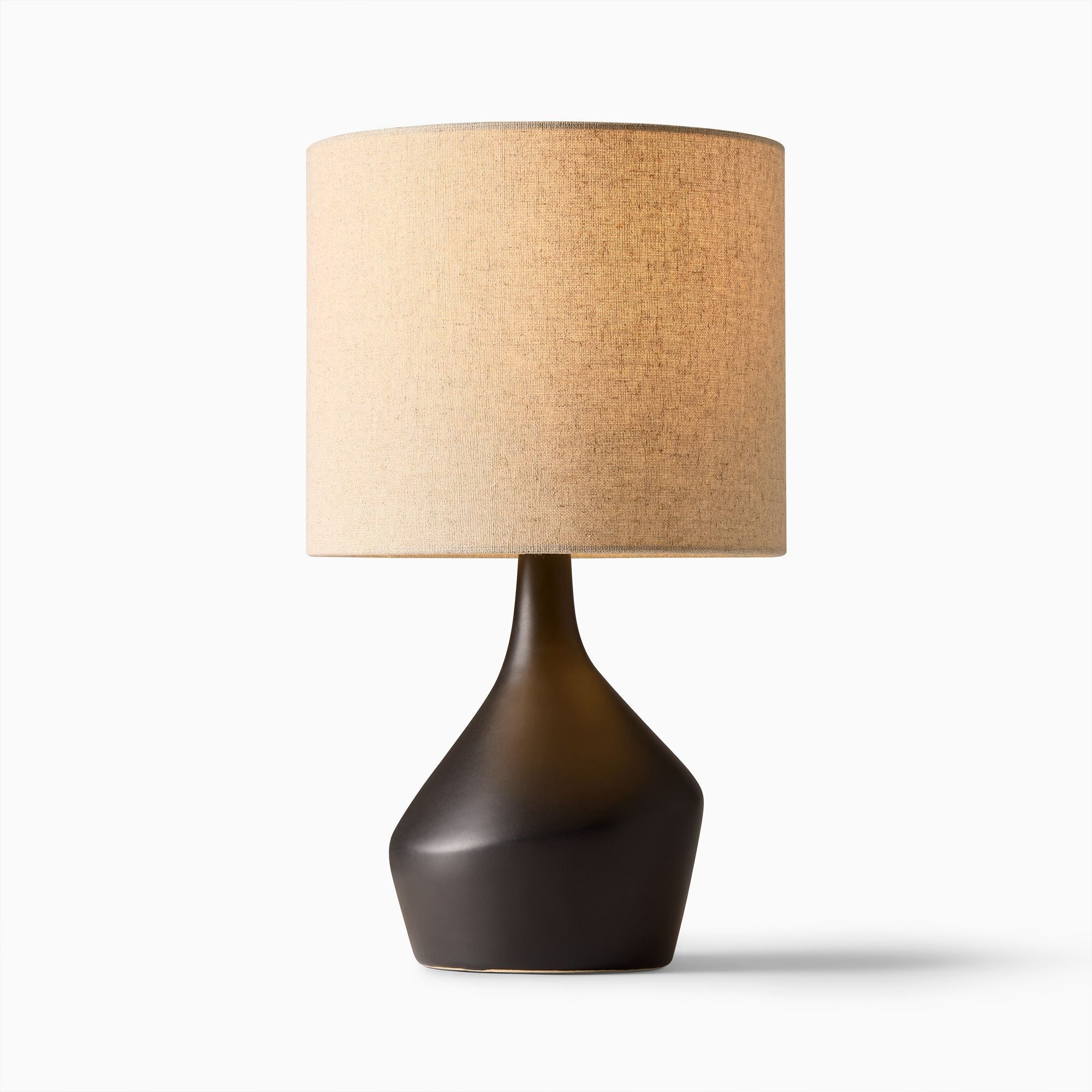 Lampe de Table Asymétrique en Céramique (43 cm) | Éclairage Sculptural avec Abat-jour en Lin